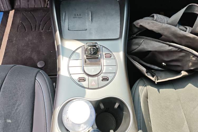 Used BYD Seal 2025 600 All-Wheel Drive Intelligent Driving Version Gear Lever