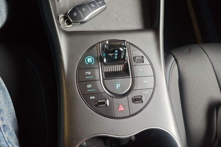Used BYD Seal 2025 650 Zhihang Edition Gear Lever