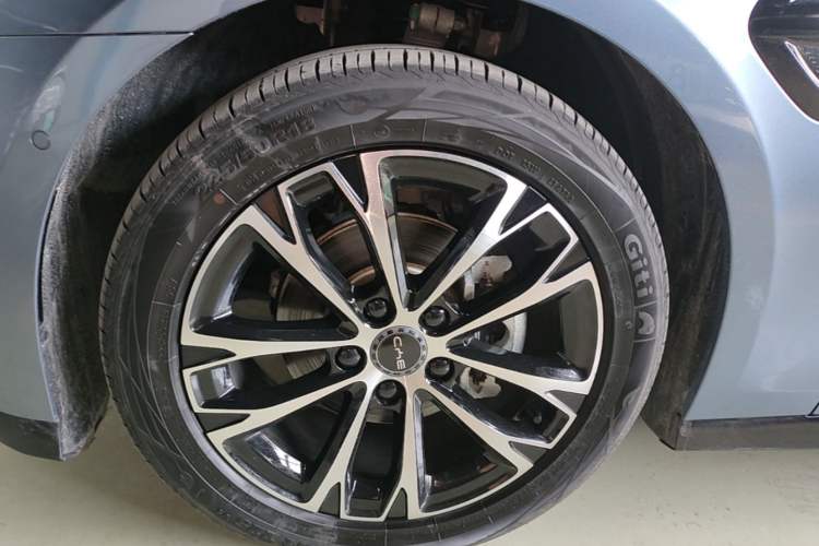 Used BYD Seal 2025 510 Standard Edition Left Front Wheel Hub