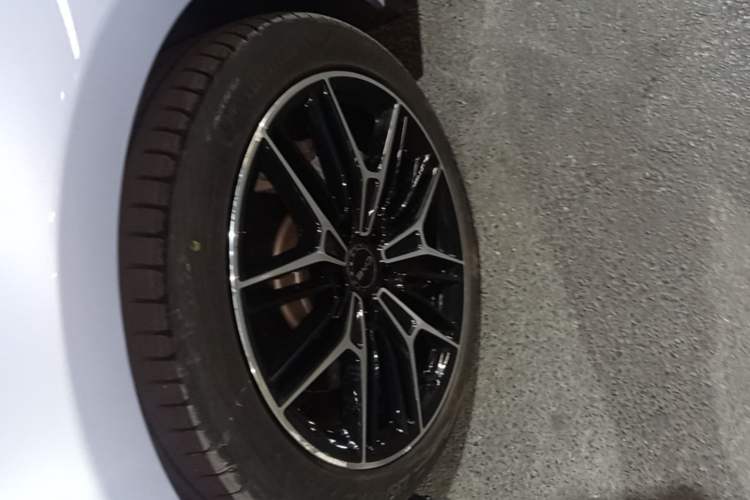 Used BYD Seal 2025 650 Long-Range Version Left Front Wheel Hub