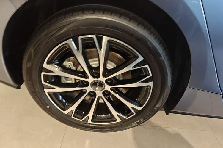 Used BYD Seal 2025 510 Smart Navigation Version Right Rear Wheel Hub