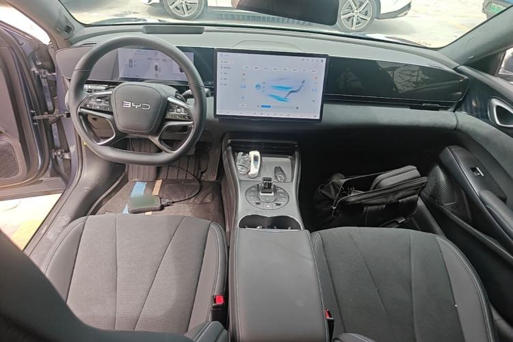 Used BYD Seal 2025 600 All-Wheel Drive Intelligent Driving Version Center Console