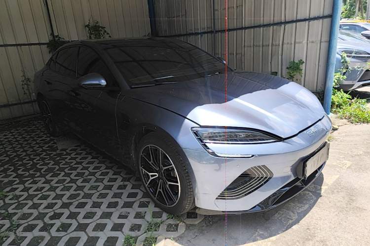 Used BYD Seal 2025 650 Long-Range Version Front Right 45 Deg
