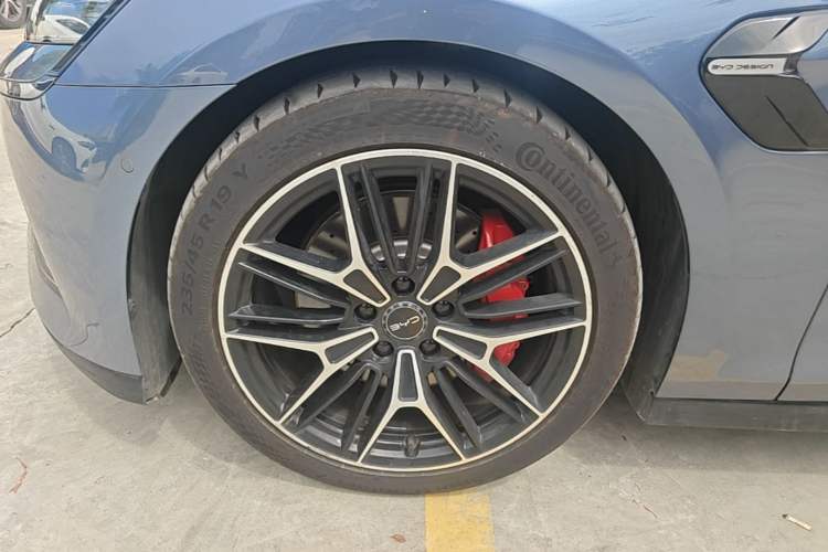 Used BYD Seal 2025 600 All-Wheel Drive Intelligent Driving Version Left Front Wheel Hub
