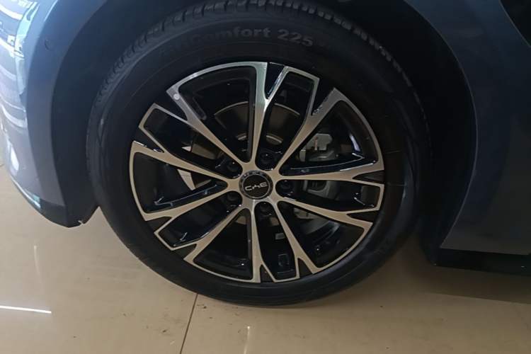 Used BYD Seal 2025 510 Standard Edition Left Front Wheel Hub