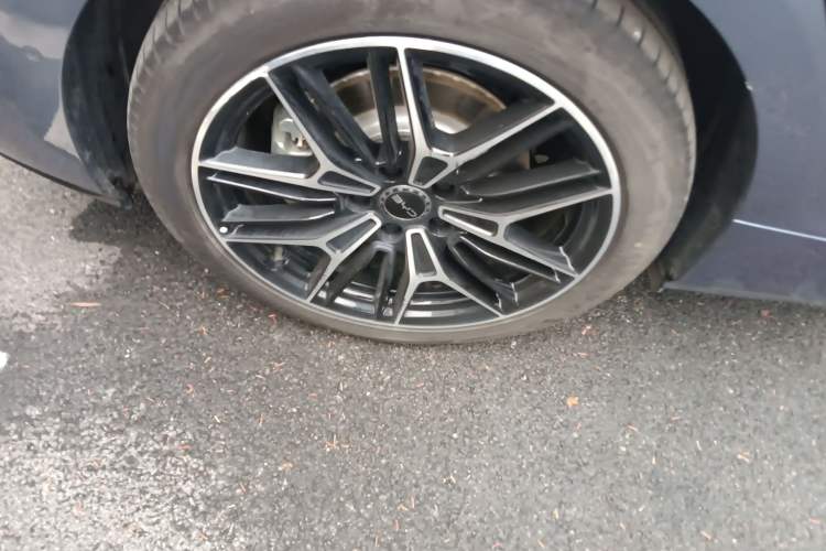 Used BYD Seal 2025 Revised Version 650 Intelligent Driving Edition Right Rear Wheel Hub
