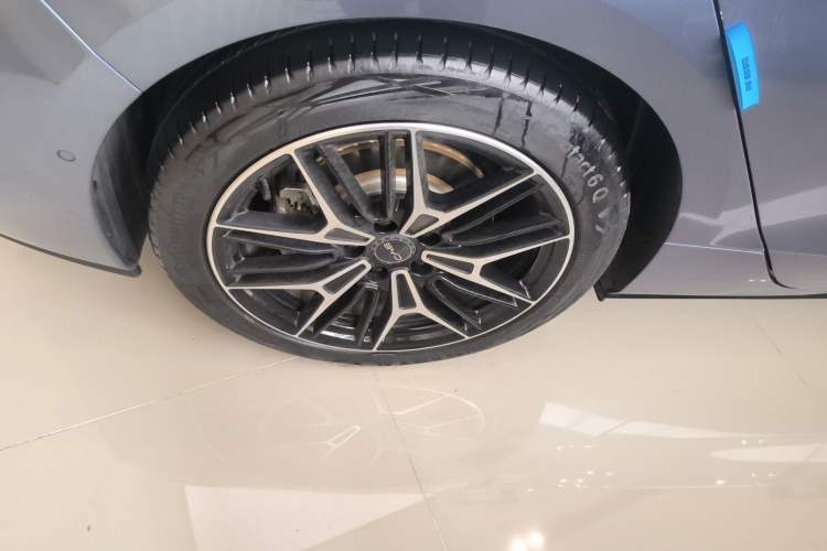 Used BYD Seal 2025 650 Intelligent Driving Version Right Rear Wheel Hub