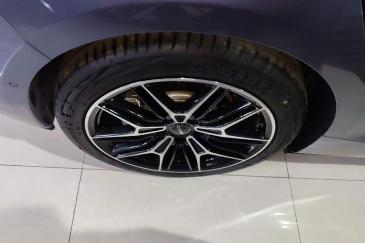 Used BYD Seal 2025 650 Intelligent Driving Version Right Rear Wheel Hub