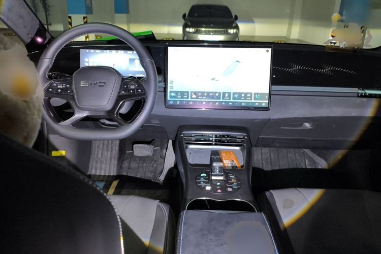 Used BYD Seal 2025 600 All-Wheel Drive Intelligent Driving Version Center Console
