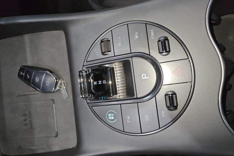 Used BYD Seal 2025 600 All-Wheel Drive Intelligent Driving Version Gear Lever