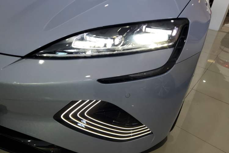 Used BYD Seal 2025 510 Smart Navigation Version Left Front Headlight