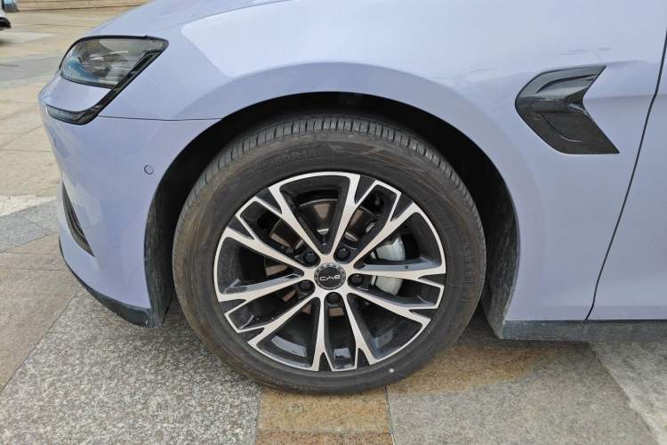 Used BYD Seal 2025 510 Smart Navigation Version Left Front Wheel Hub
