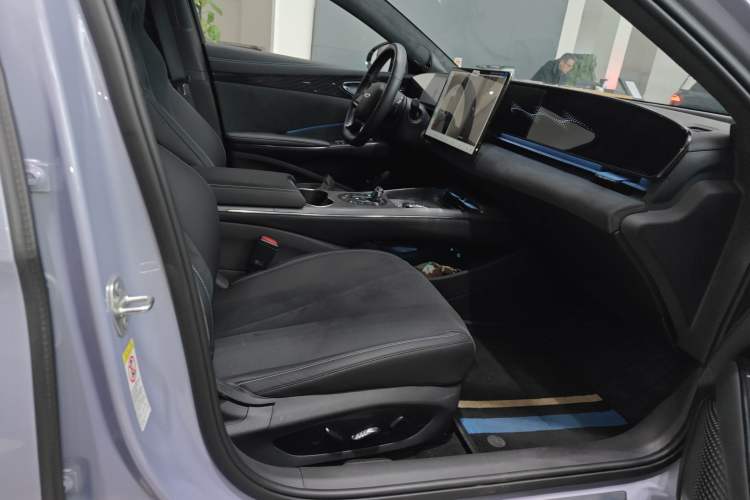 Used BYD Seal 2025 600 All-Wheel Drive Intelligent Driving Version Right Front Seat
