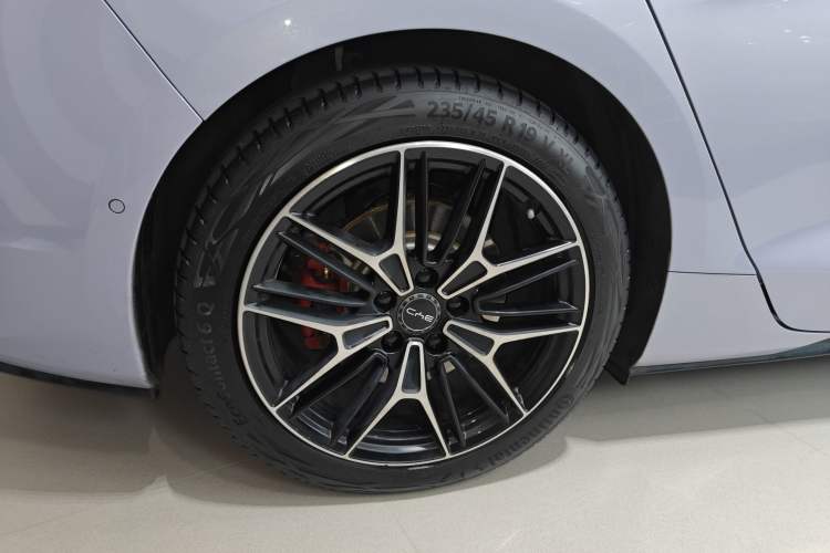 Used BYD Seal 2025 600 All-Wheel Drive Intelligent Driving Version Right Rear Wheel Hub