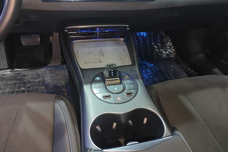 Used BYD Seal 2025 600 All-Wheel Drive Intelligent Driving Version Gear Lever