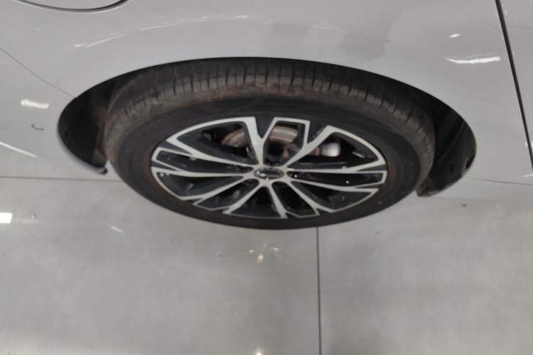Used BYD Seal 2025 510 Smart Navigation Version Right Rear Wheel Hub