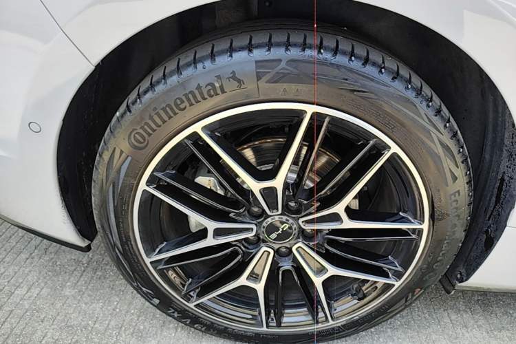 Used BYD Seal 2025 650 Zhihang Edition Right Rear Wheel Hub