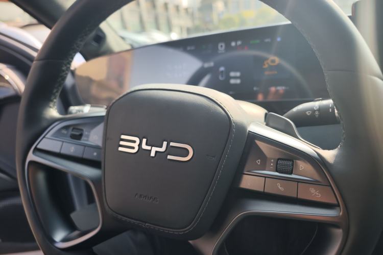 Used BYD Seal 2025 Restyled 600 Four-Wheel Drive Intelligent Driving Version Steering Wheel