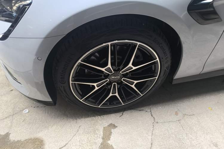 Used BYD Seal 2025 650 Zhihang Edition Left Front Wheel Hub