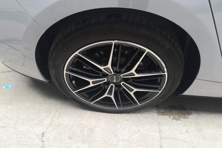 Used BYD Seal 2025 650 Zhihang Edition Right Rear Wheel Hub