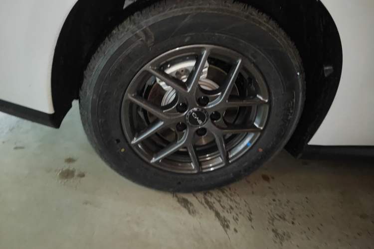 Used BYD Seal 2025 650 Intelligent Driving Version Right Rear Wheel Hub