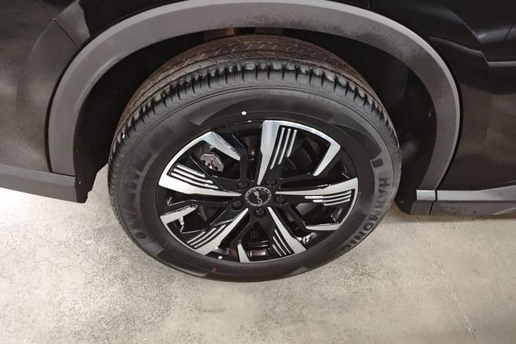 Used BYD Sealion 05 DM-i 2025 DM-i 115KM Prestige Model Right Rear Wheel Hub