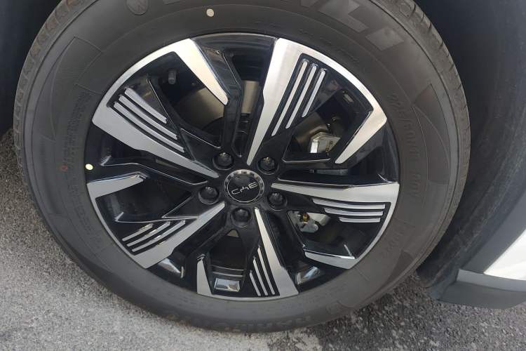 Used BYD Sealion 05 DM-i 2025 DM-i Smart Drive 75KM Luxury Model Right Front Wheel Hub