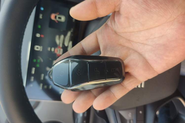 Used BYD Sealion 05 DM-i 2025 DM-i Smart Drive 75KM Luxury Model Vehicle Key