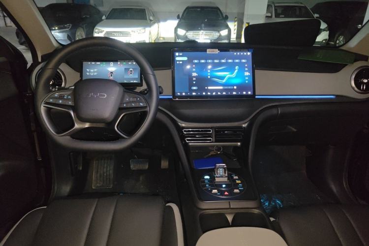 Used BYD Sealion 05 DM-i 2025 DM-i Intelligent Driving 75KM Prestige Model Center Console