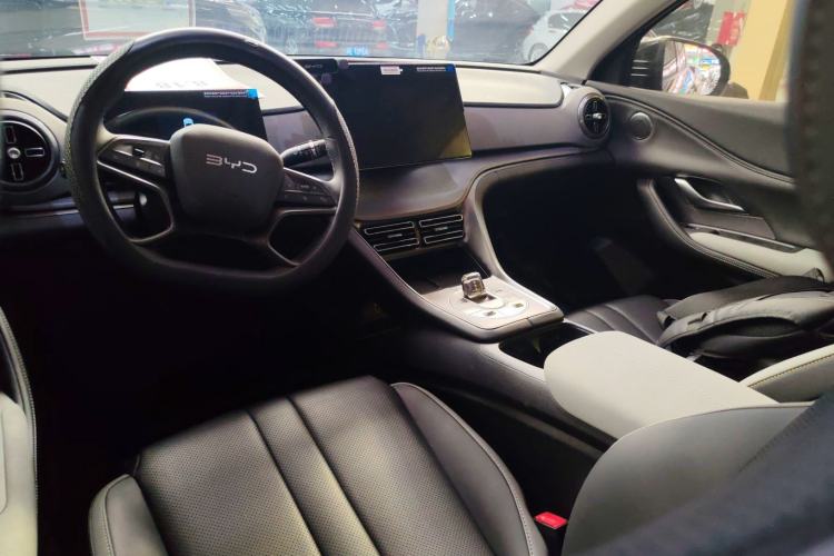 Used BYD Sealion 05 DM-i 2025 DM-i 75KM Luxury Model Center Console