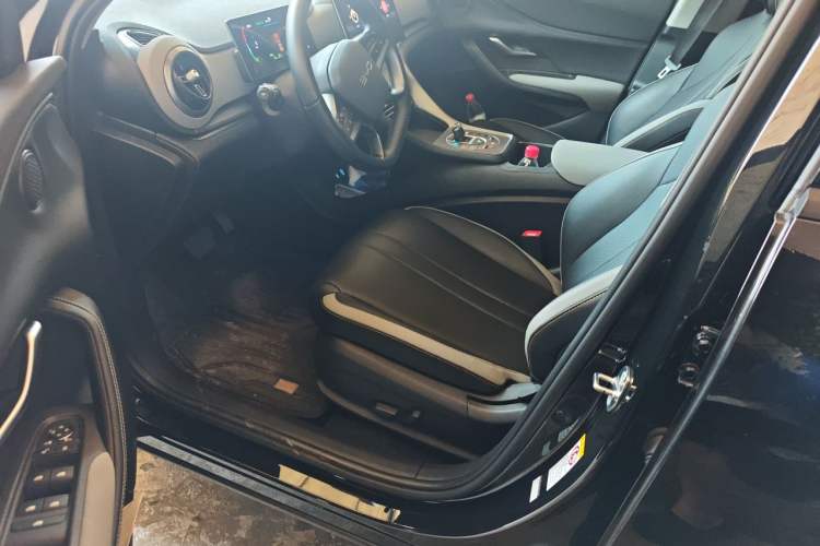 Used BYD Sealion 05 DM-i 2025 DM-i 75KM Luxury Model Driver Seat