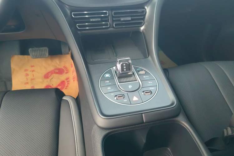 Used BYD Sealion 05 DM-i 2025 DM-i Smart Drive 115KM Flagship Model Gear Lever
