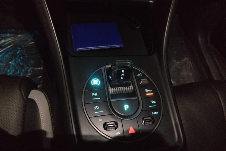 Used BYD Sealion 05 DM-i 2025 DM-i Intelligent Driving 75KM Prestige Model Gear Lever
