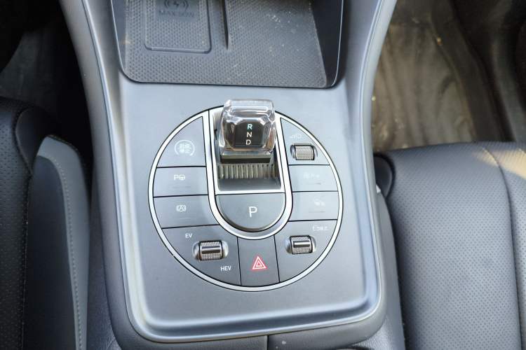 Used BYD Sealion 05 DM-i 2025 DM-i Smart Drive 115KM Flagship Model Gear Lever