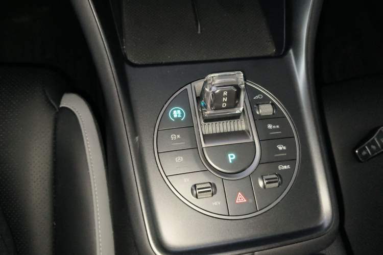 Used BYD Sealion 05 DM-i 2025 DM-i 75KM Luxury Model Gear Lever