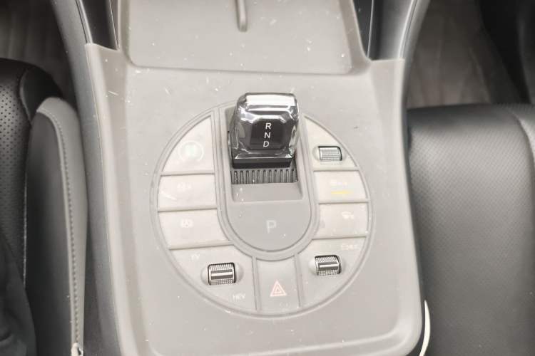 Used BYD Sealion 05 DM-i 2025 DM-i Intelligent Driving 75KM Prestige Model Gear Lever