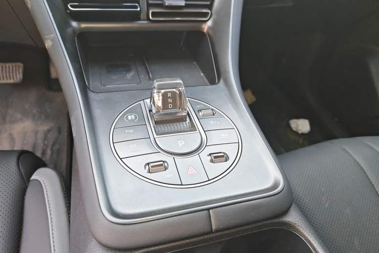 Used BYD Sealion 05 DM-i 2025 DM-i Smart Drive 115KM Flagship Model Gear Lever