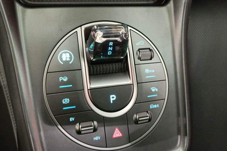 Used BYD Sealion 05 DM-i 2025 DM-i Smart Drive 115KM Flagship Model Gear Lever