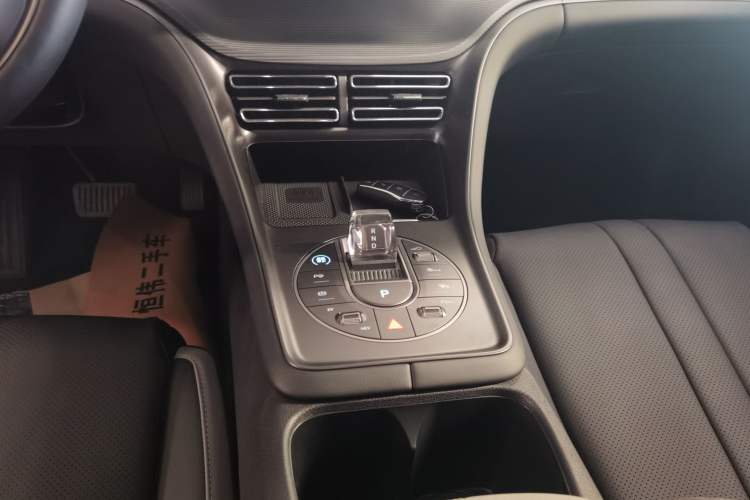 Used BYD Sealion 05 DM-i 2025 DM-i Smart Drive 115KM Flagship Model Gear Lever