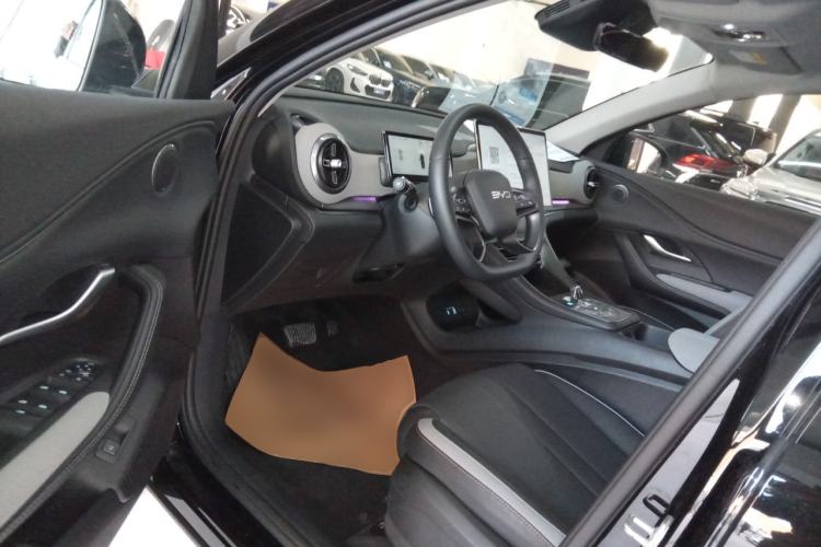 Used BYD Sealion 05 DM-i 2025 DM-i Smart Drive 115KM Flagship Model Interior 3