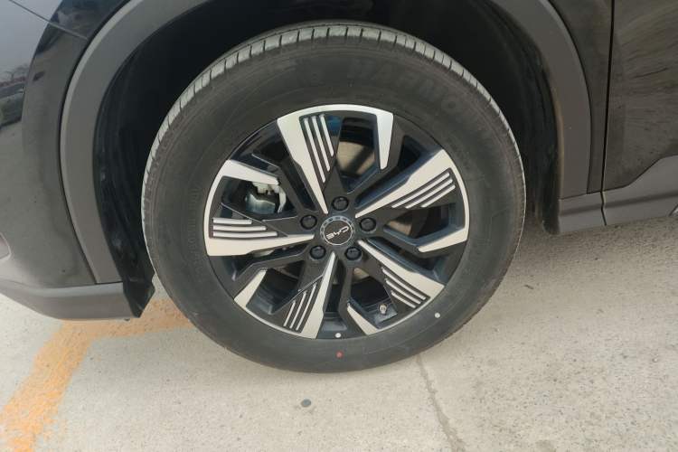 Used BYD Sealion 05 DM-i 2025 DM-i 75KM Luxury Model Left Front Wheel Hub