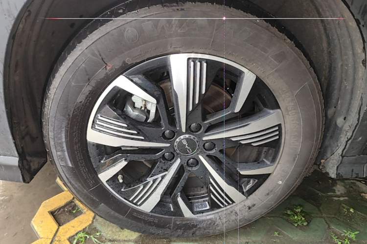 Used BYD Sealion 05 DM-i 2025 DM-i 115KM Prestige Model Left Front Wheel Hub