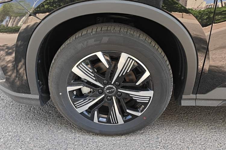 Used BYD Sealion 05 DM-i 2025 DM-i 115KM Prestige Model Left Front Wheel Hub