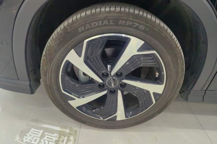 Used BYD Sealion 05 DM-i 2025 DM-i Smart Drive 115KM Flagship Model Left Front Wheel Hub