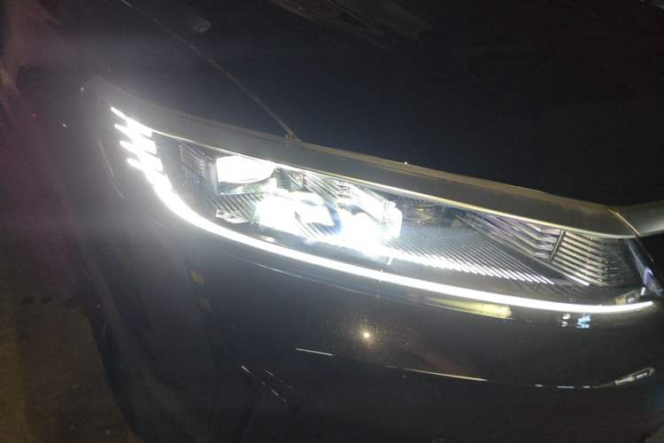 Used BYD Sealion 05 DM-i 2025 DM-i Intelligent Driving 75KM Prestige Model Right Front Headlight