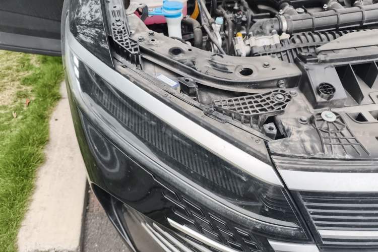 Used BYD Sealion 05 DM-i 2025 DM-i Intelligent Driving 75KM Prestige Model Right Front Headlight
