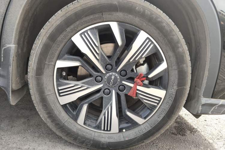 Used BYD Sealion 05 DM-i 2025 DM-i Smart Drive 115KM Prestige Model Right Front Wheel Hub