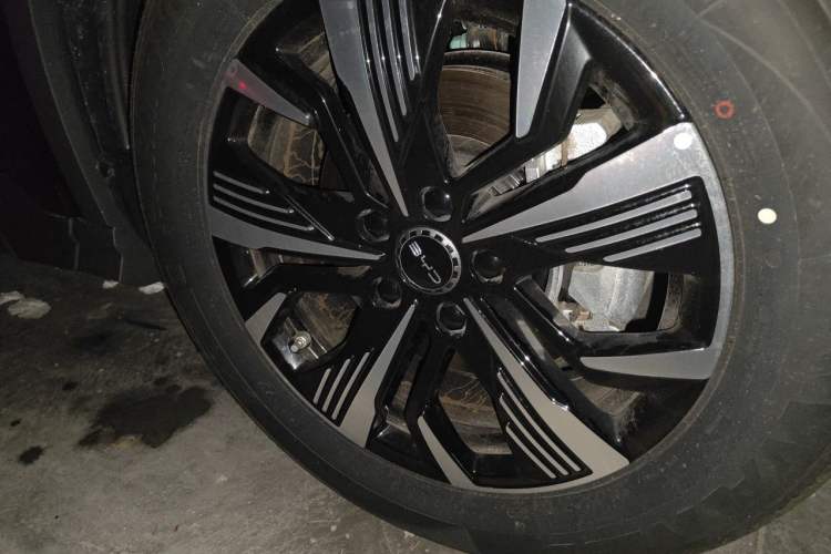 Used BYD Sealion 05 DM-i 2025 DM-i Intelligent Driving 75KM Prestige Model Right Front Wheel Hub