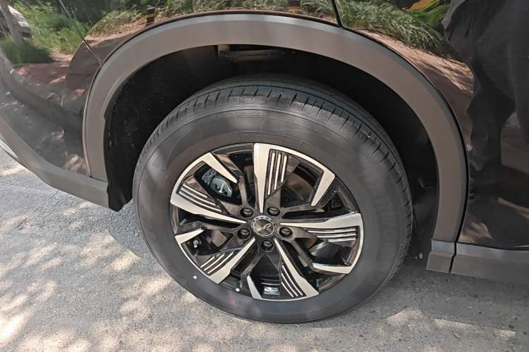 Used BYD Sealion 05 DM-i 2025 DM-i 115KM Prestige Model Right Rear Wheel Hub