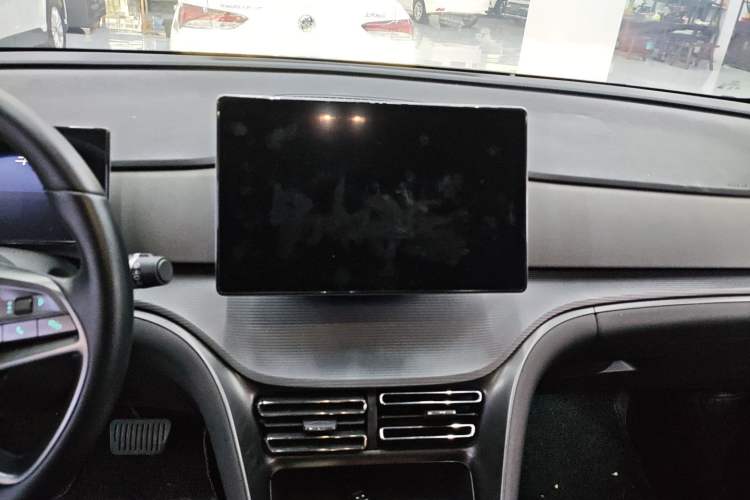 Used BYD Sealion 05 DM-i 2025 DM-i 75KM Luxury Model Audio And AC Panel